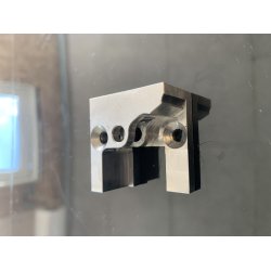 Holdebeslag for kniv arm